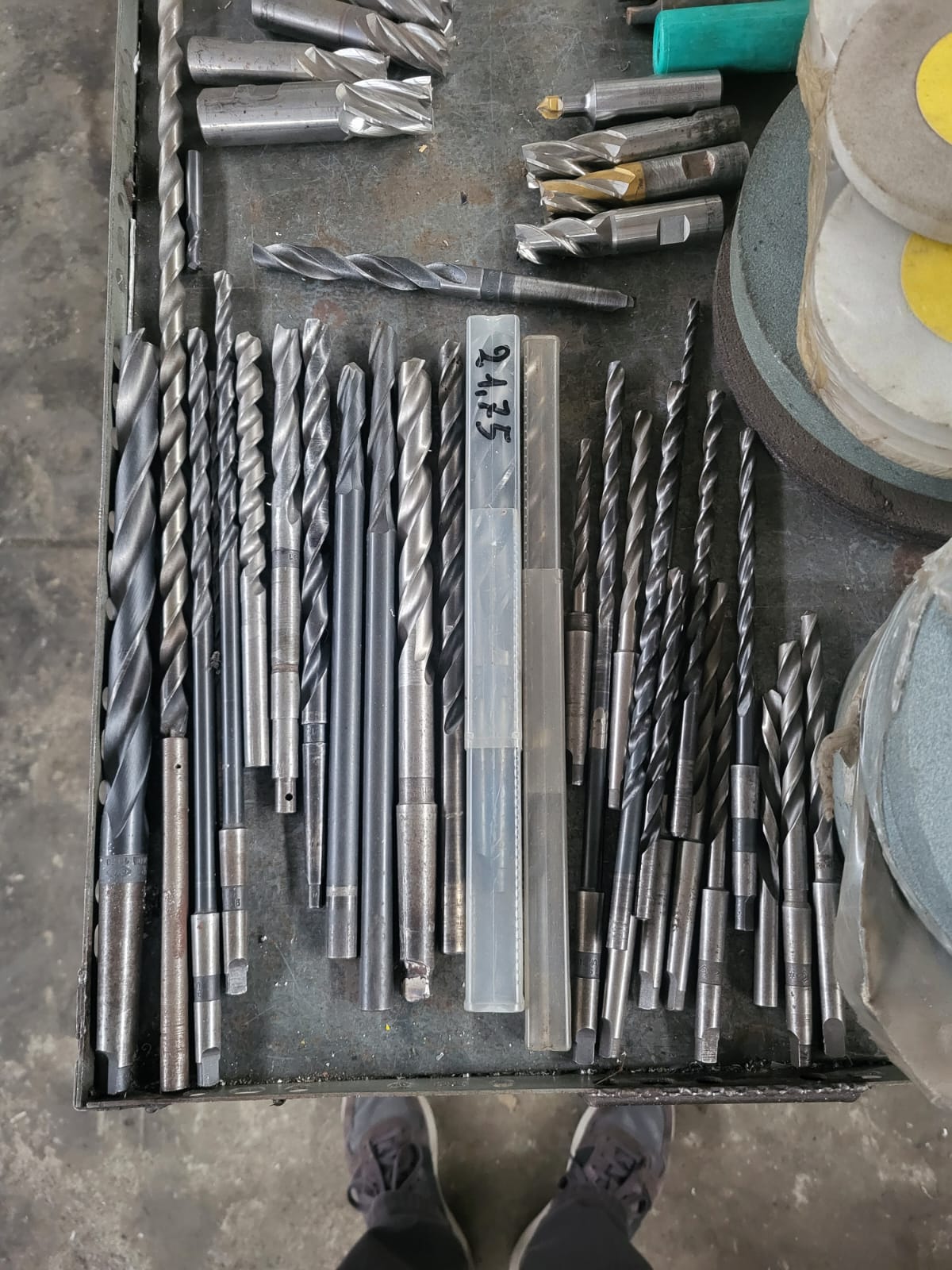 Assortimento di punte frese e utensili