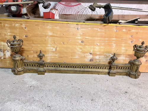 Base decorativa per camino