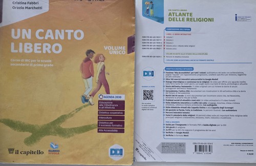 libro di religione e altri delle scuole medie