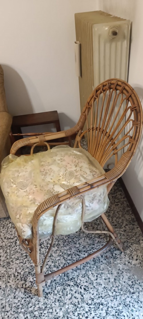 2 sedie in vimini con cuscini
