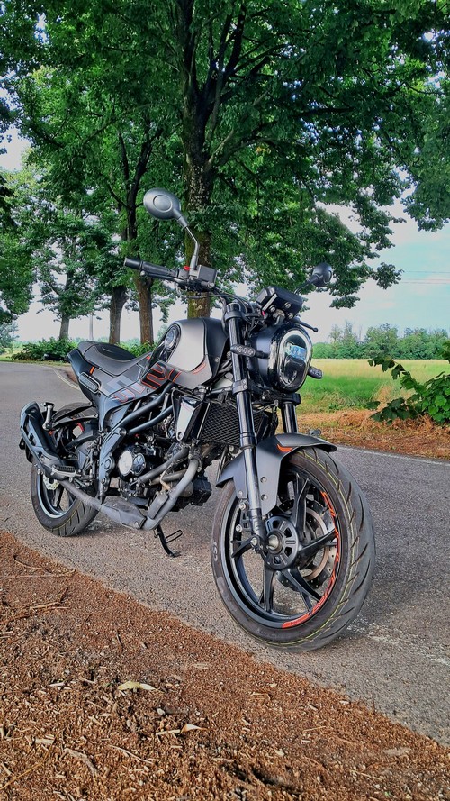 Benelli Leoncino 125