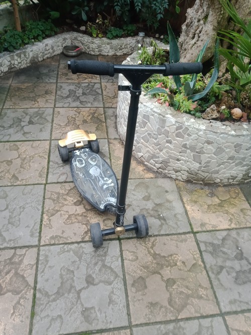 MONOPATTINO QUATTRO RUOTE