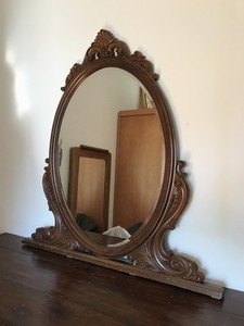 Specchiera classica in legno ovale con base