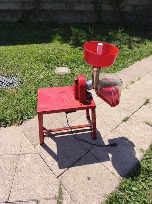 Macchina per la passata di pomodoro