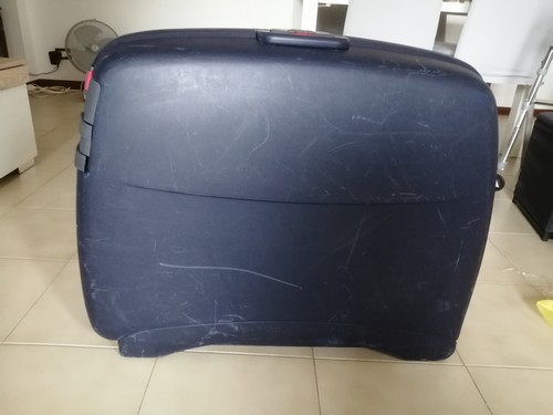 Valigia rigida Roncato con rotelle 