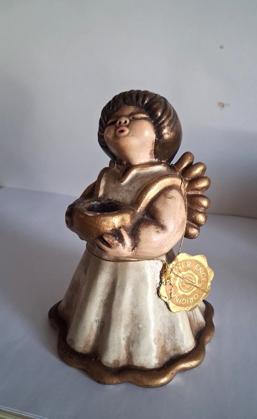 Figurina vintage di  angelo  in ceramica  Thun. In