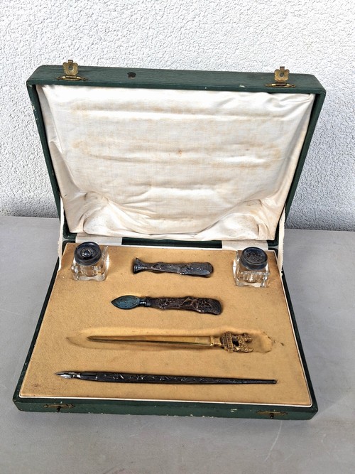 Set d�epoca  da collezione con accessori da scriva