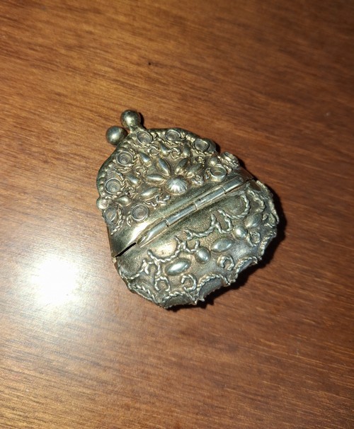 Portapillole   vintage   da collezione a forma di 