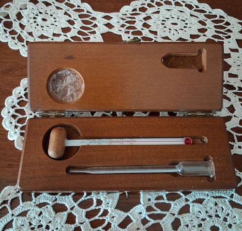 Set vintage tedesco 'Winometer' . Custodia in legn