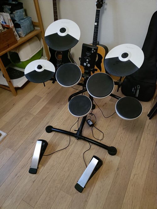 Chitarra/basso acustici + batteria elettronica