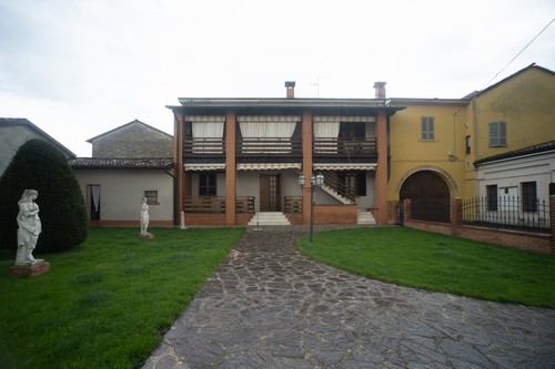 Casa bifamiliare+cascina