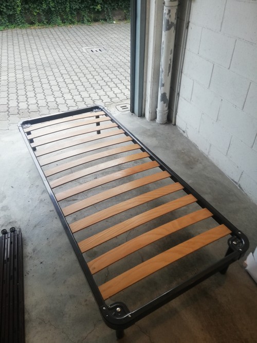 RETE SINGOLA CON DIGHE IN LEGNO