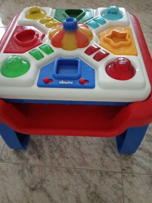 tavolino attivit�  Chicco