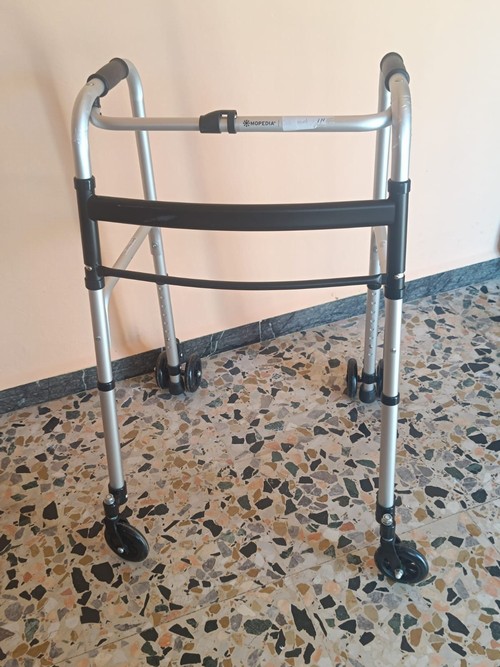 DEAMBULATORE IN ALLUMINIO E PIEGHEVOLE