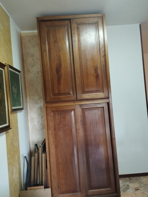 Armadio in legno artigianale